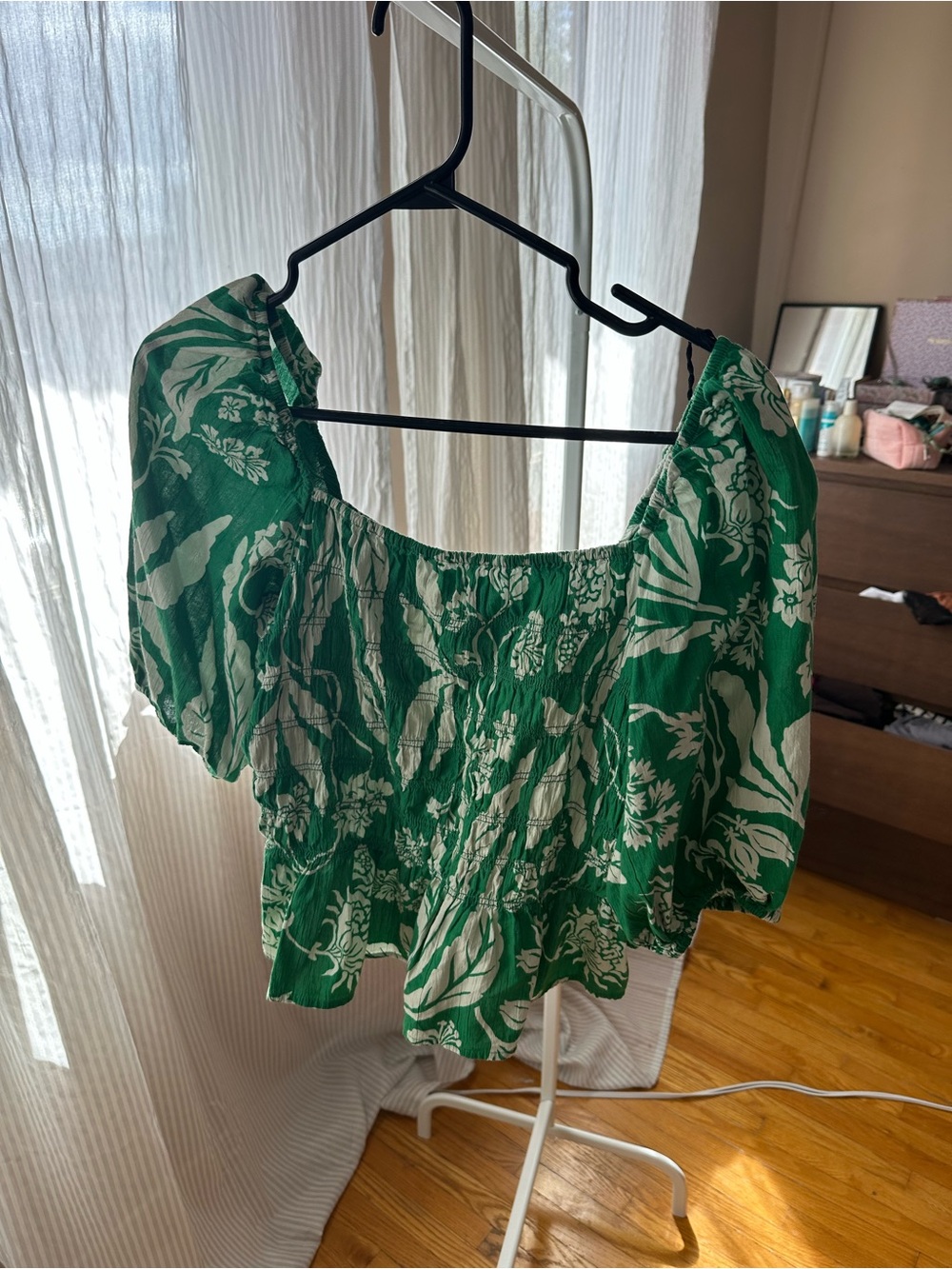 H&M Green and White Floral Off-Shoulder Peasant Blouse